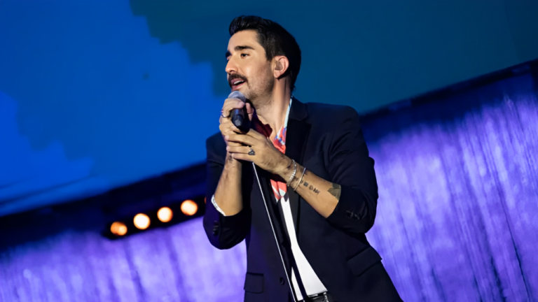 Teletón 2024: ¿A qué hora será el show de Alex Ubago este sábado?