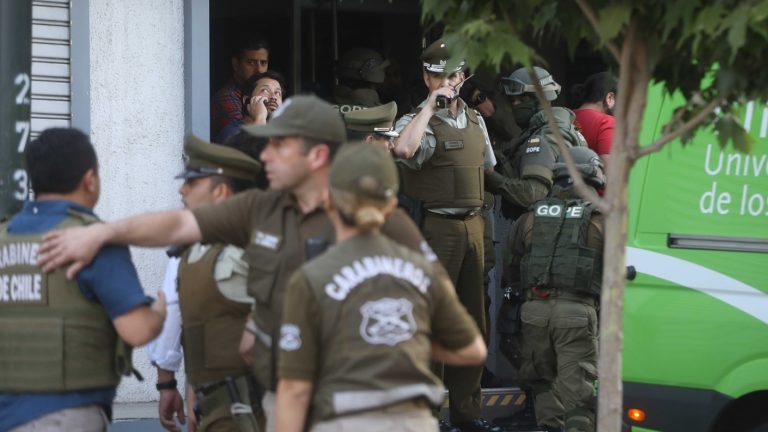 Con granadas de estruendo: Así fue cómo Carabineros pudo rescatar a rehén en Las Condes