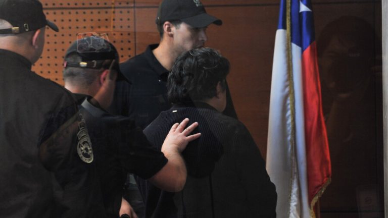 Decretan prisión preventiva para hombre que tomó rehén en sucursal AFP de Las Condes