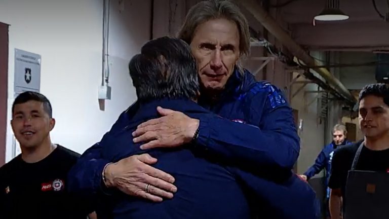 Felicitado varias veces: Así fue la salida de Gareca tras su primer triunfo oficial en La Roja