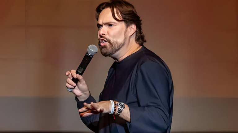 Viralizan polémicos tuits de George Harris, uno de los humoristas confirmados para Viña 2025