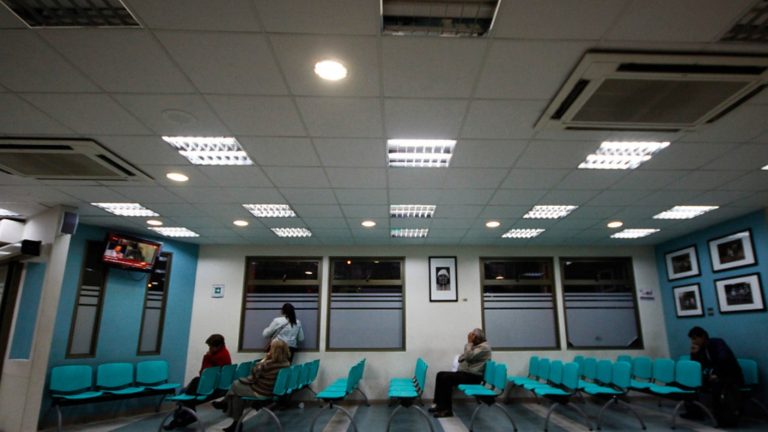 Bacteria dejó una menor fallecida en Litueche: ¿Qué es la Mycoplasma y cuáles son los síntomas?