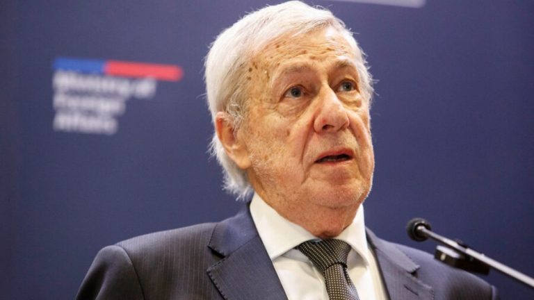 Canciller Van Klaveren espera tener “la mejor relación” con el gobierno de Donald Trump