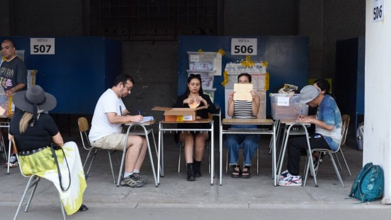 ¿Cuándo es la segunda vuelta de gobernadores regionales y quiénes son los candidatos?
