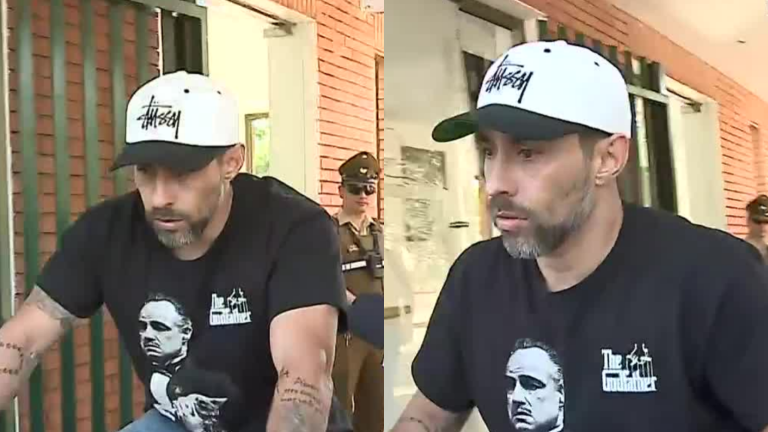 En bicicleta y siendo seguido por periodistas: Así fue la llegada de Jorge Valdivia a votar