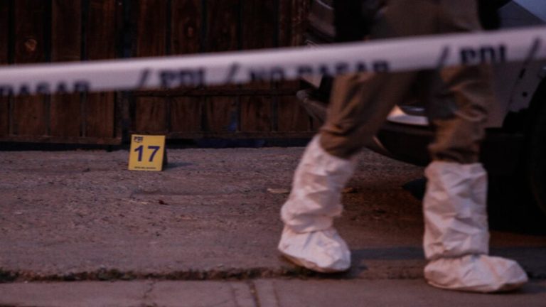 Hombre muere asesinado tras resistir a turbazo al interior de su vivienda en Colina