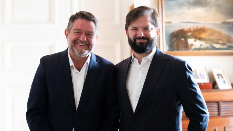 Claudio Orrego fue recibido por pdte. Boric tras reelección: “No me defino como oficialista”