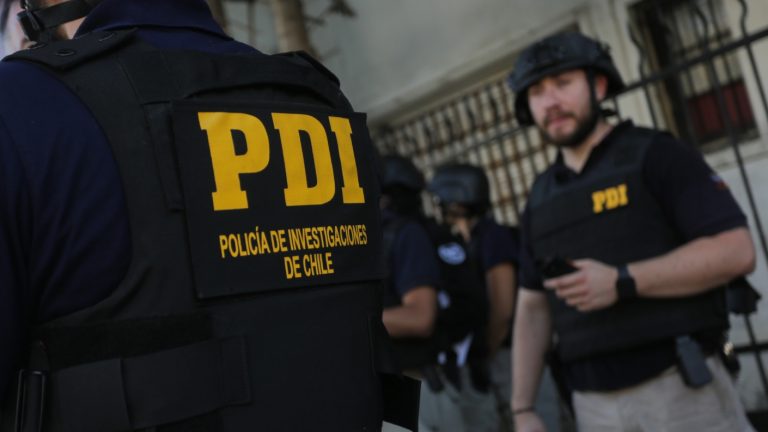 Disparó al pecho de su pareja, se llevó a su hijo y está prófugo: Consternación en Los Ángeles por femicidio frustrado