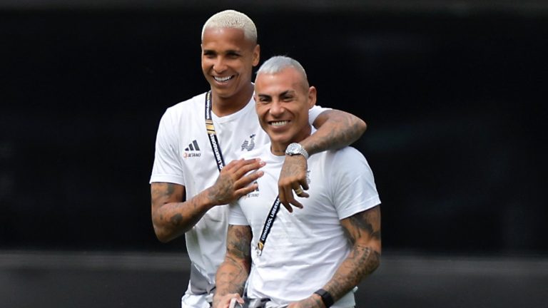 “Qué bueno que...”: Eduardo Vargas y Deyverson aclaran supuesta pelea en el Atlético Mineiro
