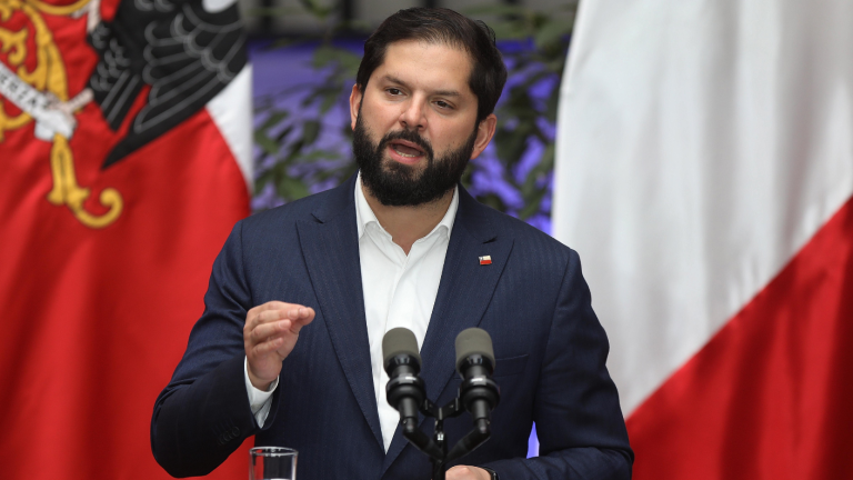 ¿De qué trata la denuncia contra el presidente Boric por presunto acoso sexual?