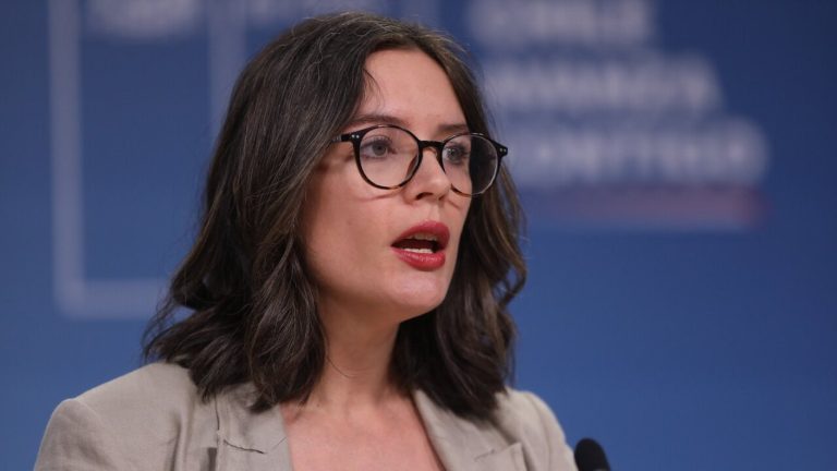 “En política no todo vale”: Ministra Vallejo negó “pacto de silencio” en La Moneda por Caso Monsalve