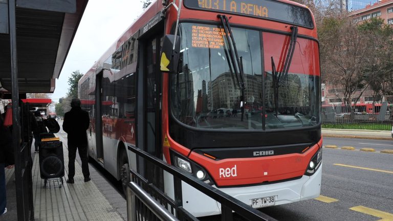 Este domingo inició el alza de pasajes en el transporte público en la región Metropolitana