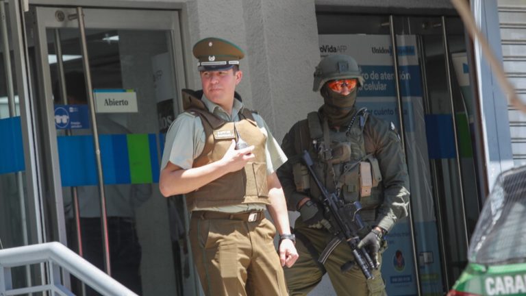 Todo lo que se sabe de la trabajadora de AFP tomada de rehén en Las Condes