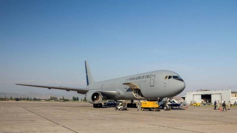 Detectan falla en el avión presidencial: Pdte. Boric y su comitiva cambian de Boeing para regresar al país