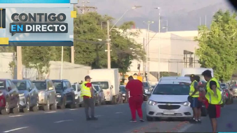 Cobran, amenazan y desaparecen: La mafia de los estacionadores de vehículos