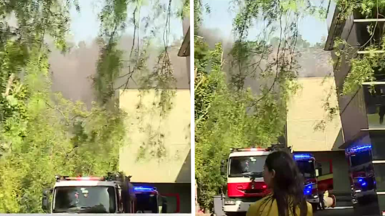 Grave incendio afecta bodegas cercanas a Espacio Riesco en Huechuraba