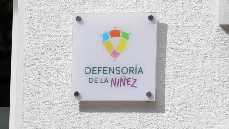 Defensoría de la Niñez solicitará antecedentes tras denuncia de niño “empalado” en colegio de Santiago