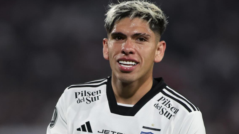 Colo Colo se despide de Carlos Palacios y confirma su llegada a Boca Juniors
