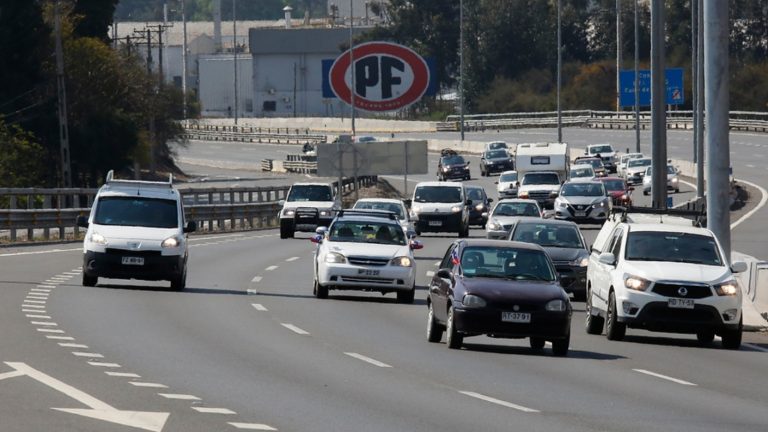 Peaje a luca y 3x1: Las medidas ante masiva salida de vehículos de la RM por fiestas de fin de año