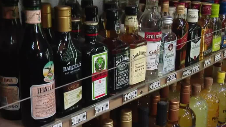 Municipios limitan funcionamiento de botillerías: Polémica por ley seca para el Año Nuevo