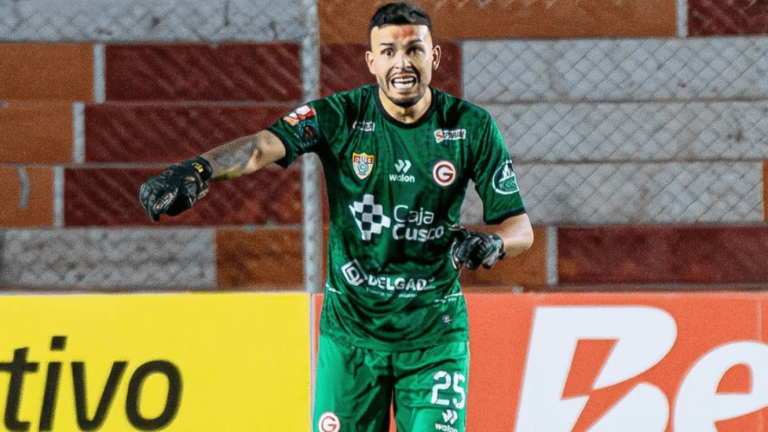 “Nuevo guardián”: Arquero chileno da el salto y ficha por gigante de Perú