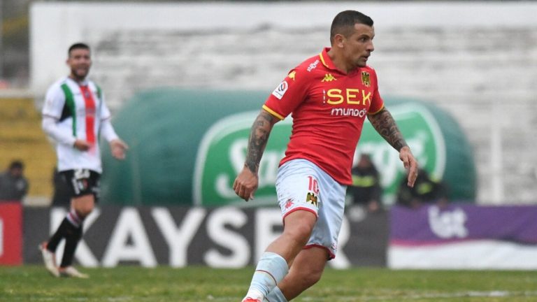 Emiliano Vecchio se defiende de acusación de deuda y arremete contra Unión Española: “Un desastre”