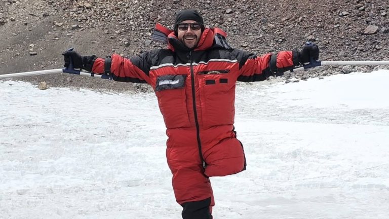 Historia en el andinismo: La increíble hazaña de Julio Soto en el volcán Ojos del Salado