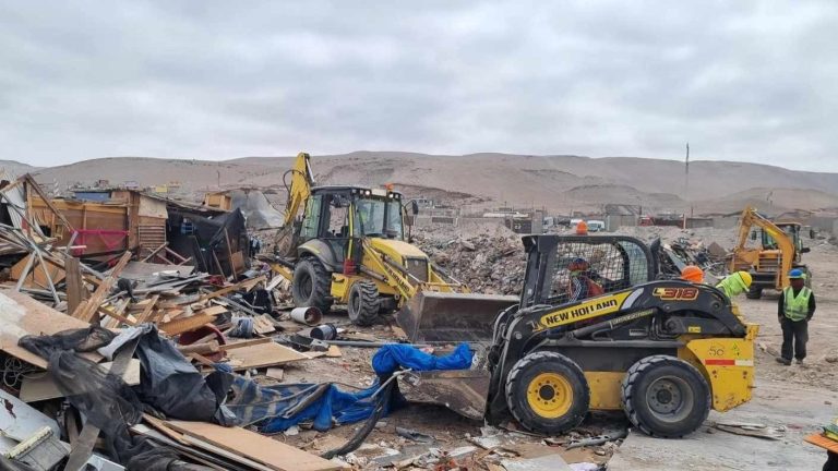 Defensoría de la Niñez acusó al gobierno de vulnerar derechos de niños por desalojo de Cerro Chuño