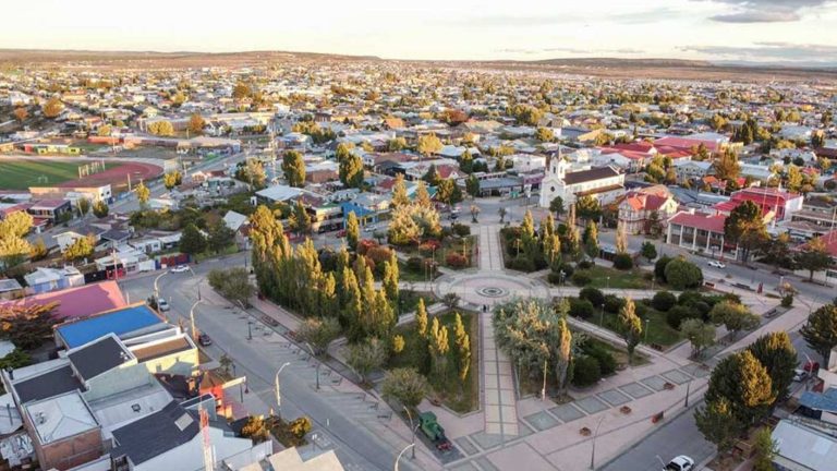 Conmoción en Puerto Natales por crudo asesinato de joven futbolista de 17 años en Plaza de Armas
