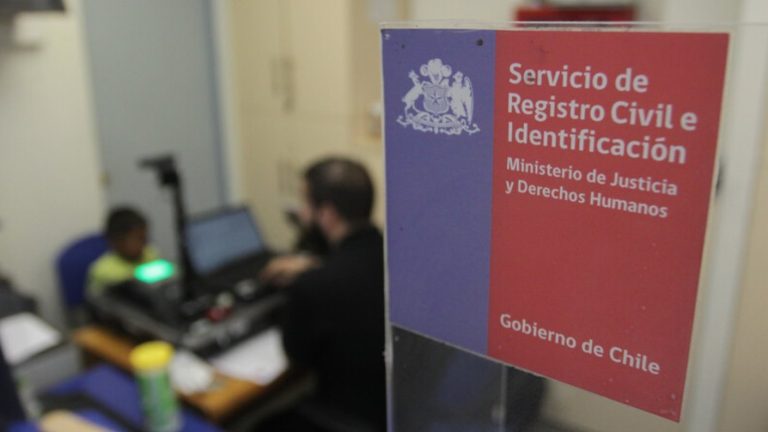 Lo que se sabe: Registro Civil actualiza proceso de enrolamiento a migrantes en Estadio Víctor Jara