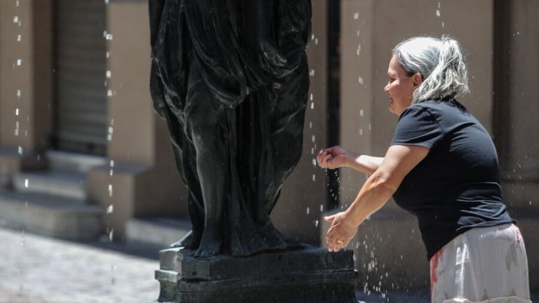 Hasta 35° en Santiago: Revisa el día con la temperatura máxima de esta semana en la RM