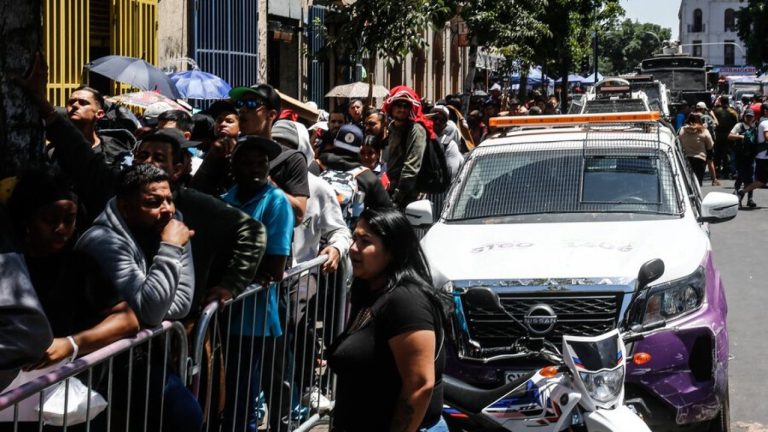 Registro Civil pidió renuncia de director regional RM tras caótico enrolamiento en Barrio Meiggs