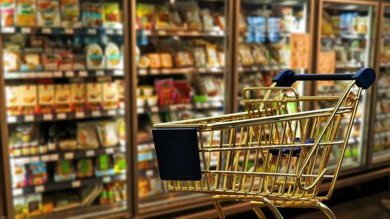 Año Nuevo 2025: Revisa acá los horarios de los supermercados para el 31 de diciembre