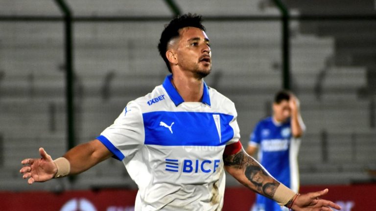 Universidad Católica reafirma triunfal inicio de año con cómoda victoria ante Atlético Tucumán