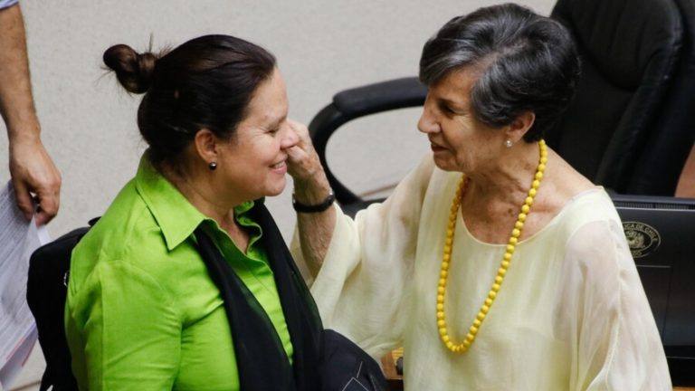 Ministra Fernández y senadora Allende declararán como imputadas por fallida compra de casa de ex Pdte. Salvador Allende