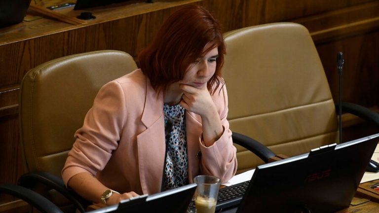 Caso Democracia Viva: Catalina Pérez lo catalogó como “de los errores más grandes que he cometido en mi vida”