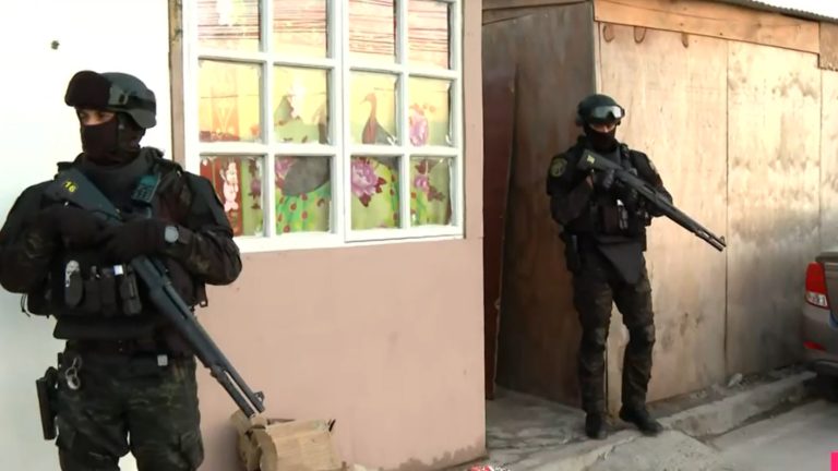 Vecinos de Ñuñoa organizan asamblea urgente: Conserje sería miembro del Tren de Aragua