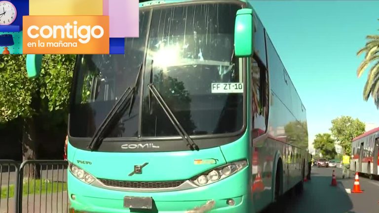 Ocultó patente: Conductor de bus sin licencia transportaba 30 niños en Las Condes