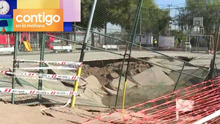 “Un olor terrible”: Enorme socavón con aguas servidas en multicancha preocupa a vecinos de Conchalí