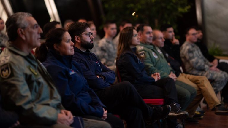 Pdte. Boric llegó a Punta Arenas y viajará al Polo Sur: Itinerario de la Operación Estrella Polar III