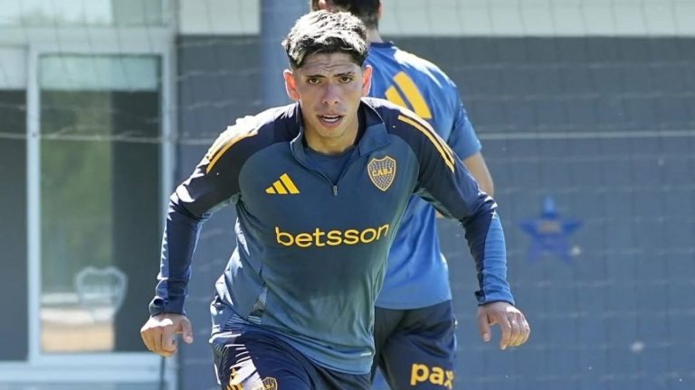 Remezón en Boca: Revelan que Carlos Palacios presentó problemas físicos en plena pretemporada