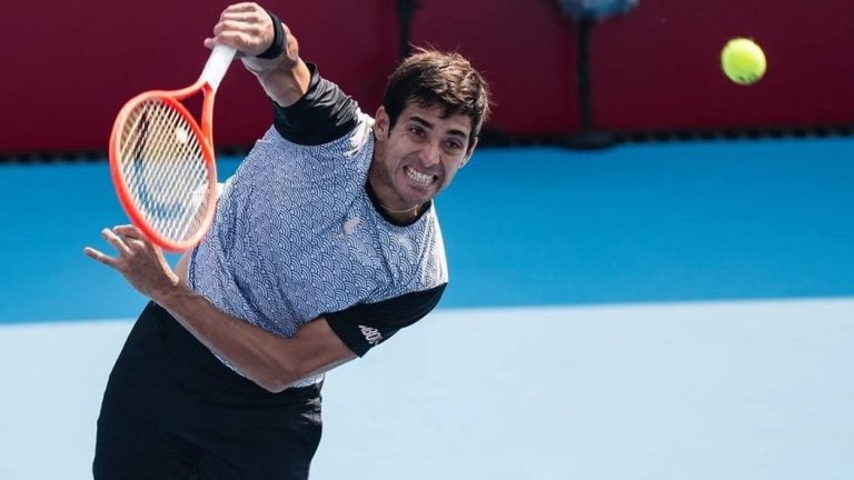 Cristian Garín barre con Murkel Dellien y avanza en la qualy del Australian Open