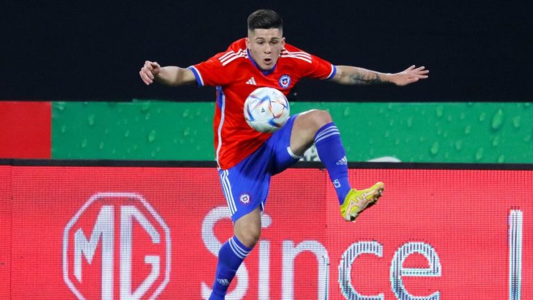 Uno más a la lista: Víctor Felipe Méndez se convirtió en nuevo jugador de Colo Colo