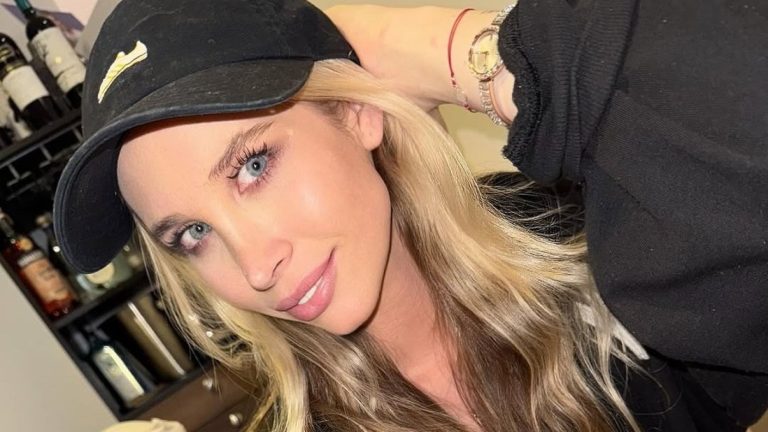 “Seré sincera”: Pareja de jugador de Colo Colo respondió a cuestionamientos por nombre de su hijo