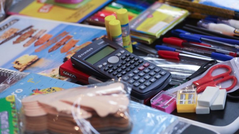 Bono Útiles Escolares 2025: ¿Qué contiene el kit y cuándo serán entregados?