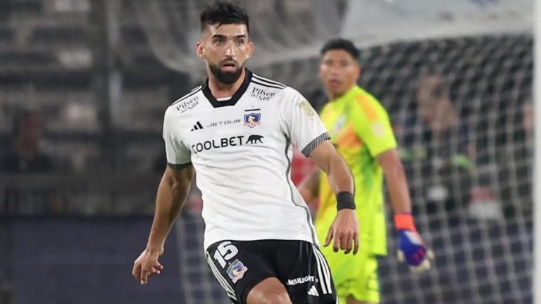 Sigue el romance: Colo Colo confirmó la permanencia de Emiliano Amor