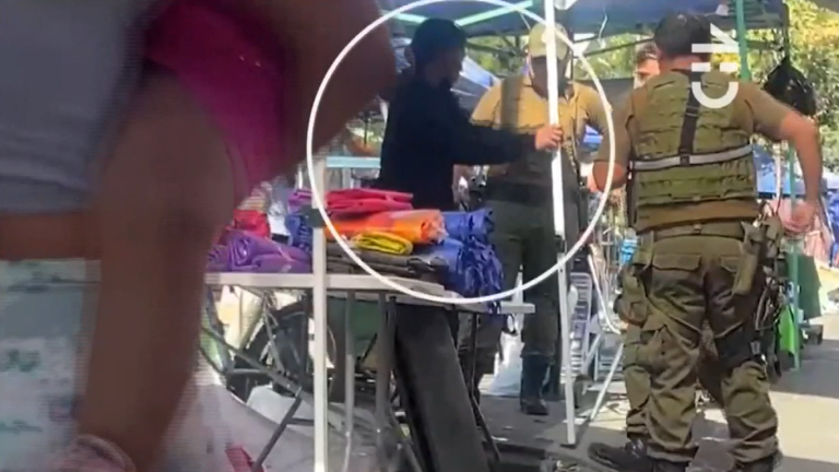 Riña en Barrio Meiggs terminó con un hombre baleado: Carabineros detuvo a sujeto con cuchillo