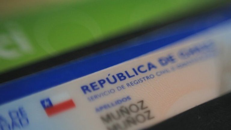 ¿Qué habrá dicho el abuelo? Recién nacida figura en nuevo carnet como “ingeniera”