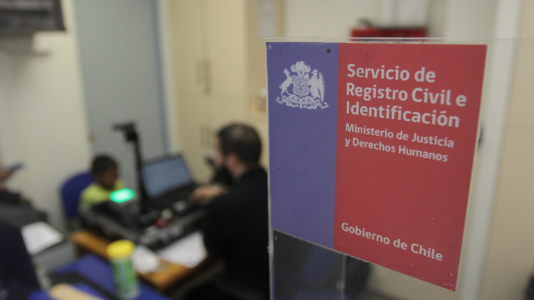 Contraloría detectó que el Registro Civil pagó $7 mil millones en proyectos informáticos que no se pudieron usar