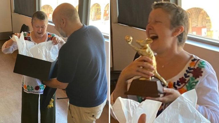 FOTOS | El significativo galardón que emocionó a Paulina Urrutia en reaparición pública